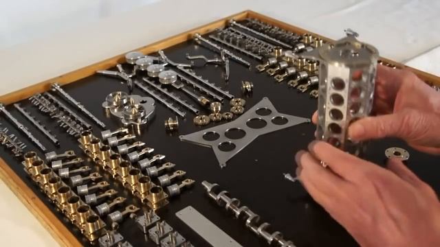 Самый маленький действующий двигатель W32 в мире смотреть онлайн