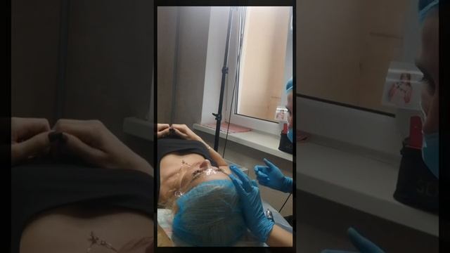 Рефреш (обновление старого перманента) бровей.