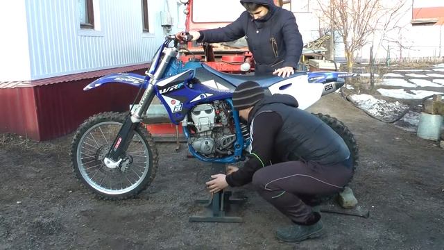 Самодельная подставка под мотоцикл смотреть онлайн