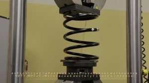 Испытания межвитковых проставок (баферов) Amortect на сжатие в пружине.