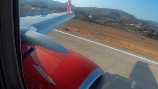 ПОСАДКА В АЭРОПОРТУ ГАЗИПАША / ВOEING 737-800 / GAZIPASA AIRPORT смотреть онлайн