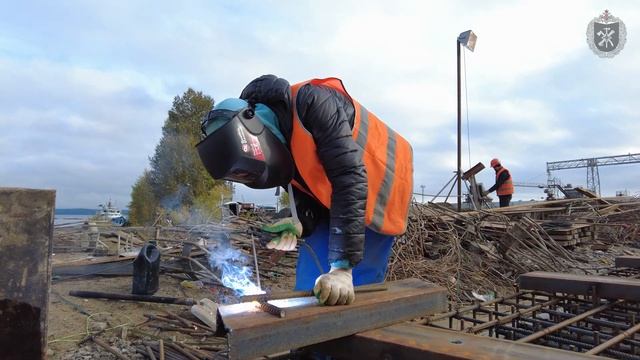 Монолитное основание для цифровой верфи готовят военные строители смотреть онлайн