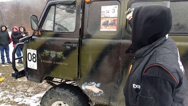 Что делать, если перевернулся в лесу или горах? Мастер класс по работе лебедкой смотреть онлайн