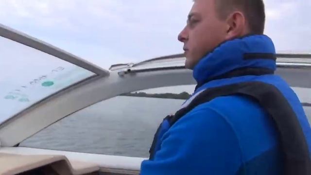 Семейный катер , со скоростным характером 92 км.ч. МНОГО ??? смотреть онлайн