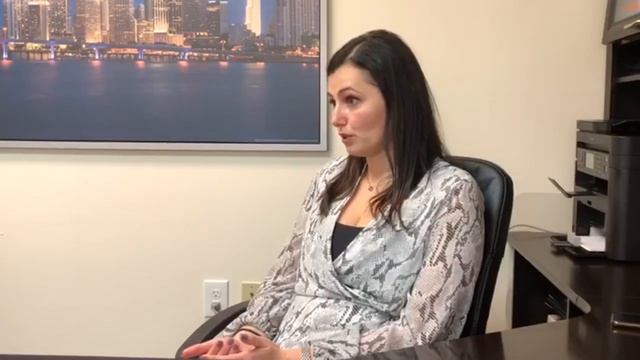 Интервью с Галиной Урман, иммиграционным адвокатом. Основные вопросы по визе L-1 смотреть онлайн