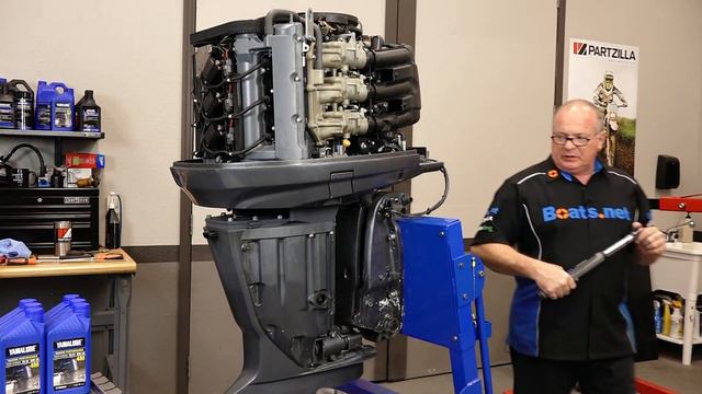 Yamaha F225 Oil Change | Yamaha Outboard Oil Change | Boats.net смотреть онлайн