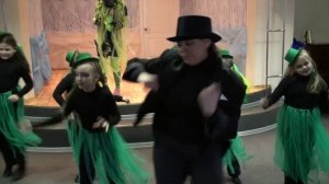 Танец кикимор на елке в "Планете молодых"