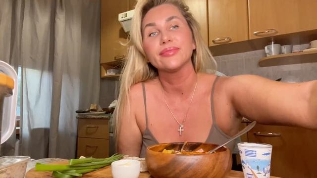 MUKBANG/РАЗВЁЛ БАБУ НА ТРИ ГОДА/КУБАНСКИЙ БОРЩ смотреть онлайн