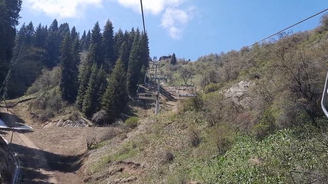 Алматы 2023. Горнолыжный курорт Ой Карагай, канатная дорога вверх на высоту 1820. смотреть онлайн