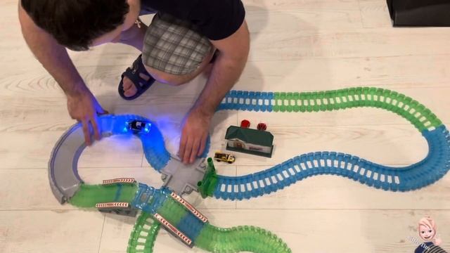 Распаковка машинки на радиоуправлении для гибкого трека от 1TOY