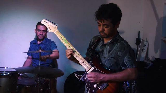 SANFONA ROCK - Johnny Be Goode / Rock and Roll (Chuck Berry and Led Zeppelin cover) Live @ Dinos! смотреть онлайн