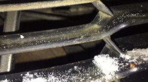 Как открыть капот на приоре при оборванном тросе