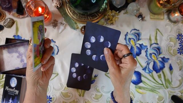 MOONOLOGY ORACLE CARDS -Review- ACCESS THE MOON'S ANCIENT WISDOM FOR HEALING, GUIDANCE & PROTECTION смотреть онлайн