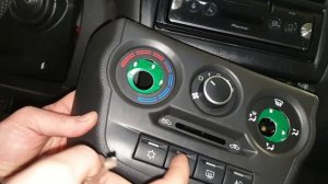 ЛАДА Гранта лифтбек 2020 установка автомагнитолы Pioneer SPH-10BT, акустической полки и шумоизоляци