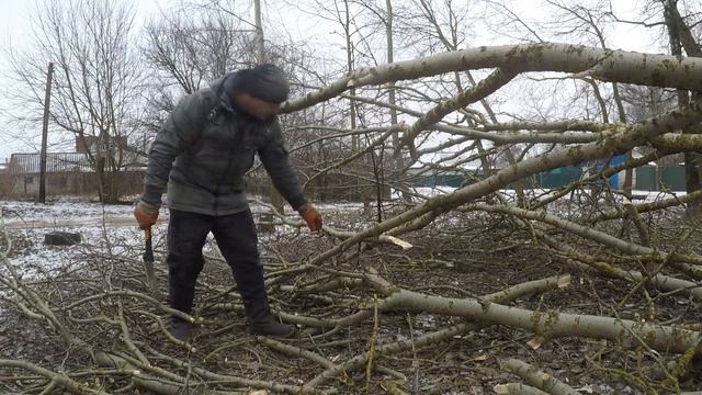 Малий сікач для сучків Fiskars WoodXpert XA3 126004 Тесак смотреть онлайн