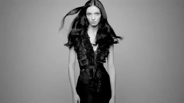 Реклама Givenchy / Givenchy Dahlia Noir Mariacarla Boscono