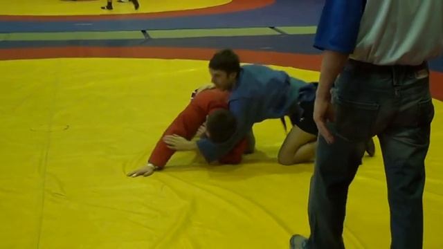 Насенюк -Черный (57кг). Чемпионат Киева по самбо 2013. смотреть онлайн