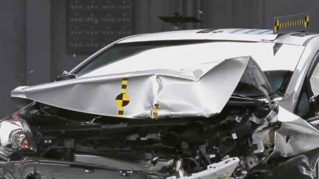 2012 Kia Rio original moderate overlap crash test (extended footage) смотреть онлайн