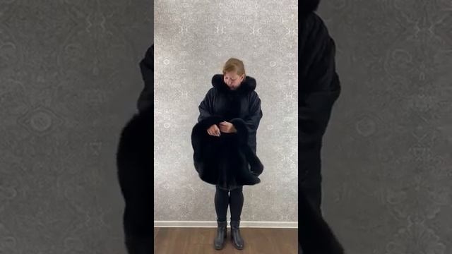 Пончо из черного бархата. Все вопросы по телефону WhatsApp Viber 89101334775 смотреть онлайн