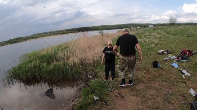 ДОНКА ПРОТИВ ФИДЕРА | КАРАСИ В ИНЮТИНО И ДОБРЫЙ ДЯДЯ МИША | #рыбалка #fishing #карась #фидер смотреть онлайн