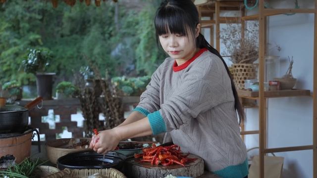 【二米炊烟】Mushroom 3年前種在山里的蘑菇，沒想到還能長這麼多