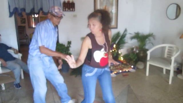 Tia Mirna y teran bailando melado de caña dia del padre 2019 смотреть онлайн