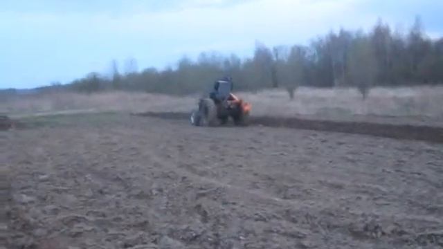 Бешеный трактор на Дуброве. Пашем смотреть онлайн