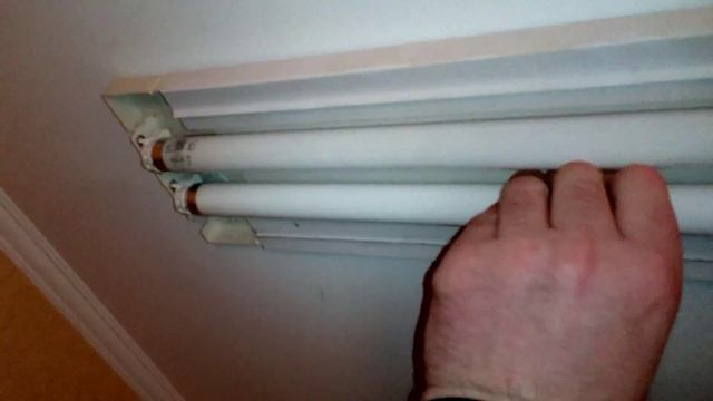 Запуск перегоревших ламп дневного света в светильнике 2 х 36W. смотреть онлайн