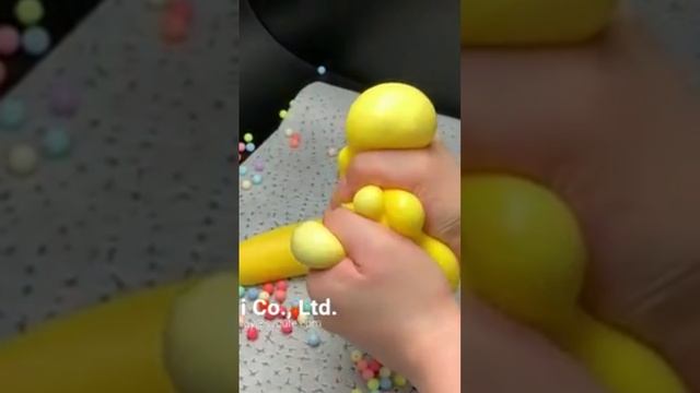 Игрушка-антистресс сквиш банан #toys #tiktok #banana смотреть онлайн