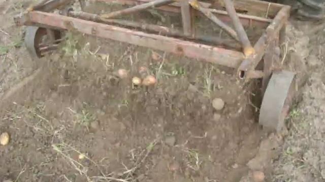 Самодельная картофелекопалка грохотного типа . смотреть онлайн