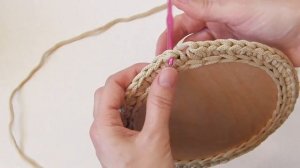 Идеальная обвязка деревянного донышка шнуром и метод бесшовного вязания хвостиком для корзинки