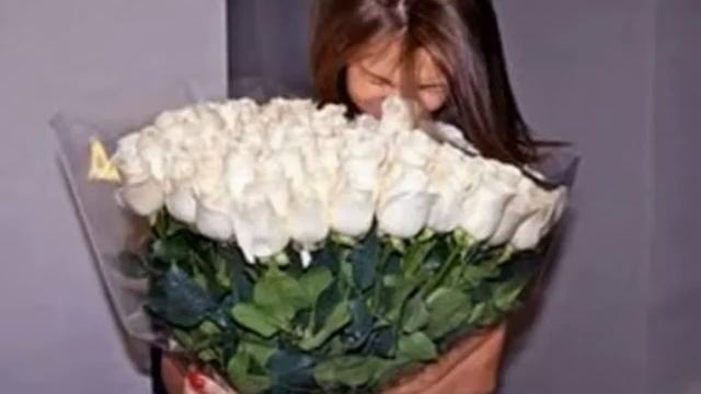 Букет из белых роз . Исполняет Виктор , Королев . смотреть онлайн