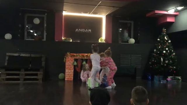 ГРУППА ХОРЕОГРАФИЯ 4+ «ШТАБ» (тр.Настя) смотреть онлайн