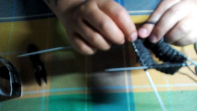 Обалденные вязание спицами носки с " косами" Мастер-класс. Часть 1. смотреть онлайн