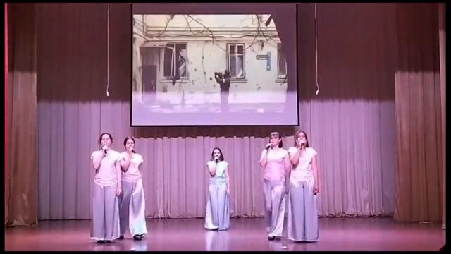 МЫ ЕЩЁ ЕСТЬ. Поёт 