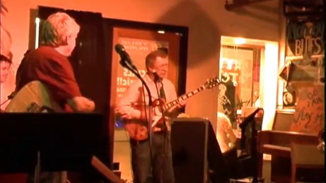 Ed & Judy Howard Rhythm Kitchen 6/10/11 "Winin' boy moan" смотреть онлайн