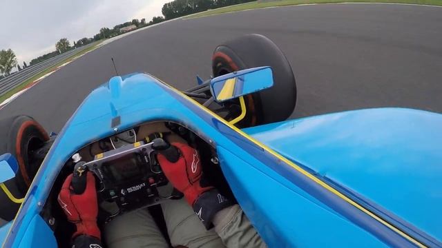 First roll out Renault world series 3,5 смотреть онлайн