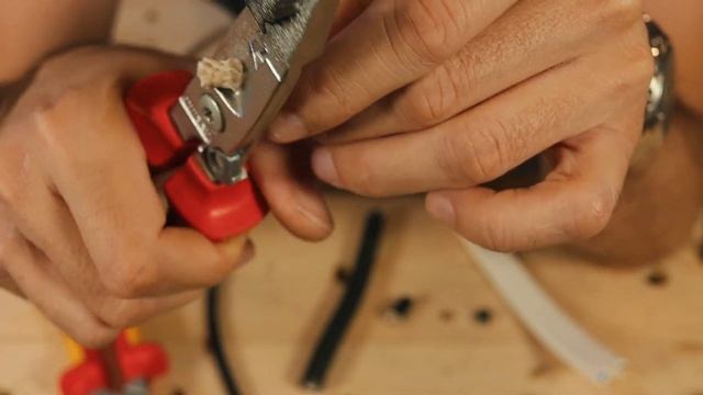 EL MEJOR CORTA CABLES DE KNIPEX STEPCUT 95 16 160.