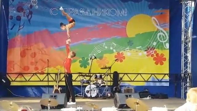 Показательные выступления сборной МО по спортивной акробатике смотреть онлайн