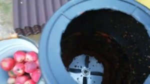 Очередная самодельная дробилка для яблок. Видео от Василия.