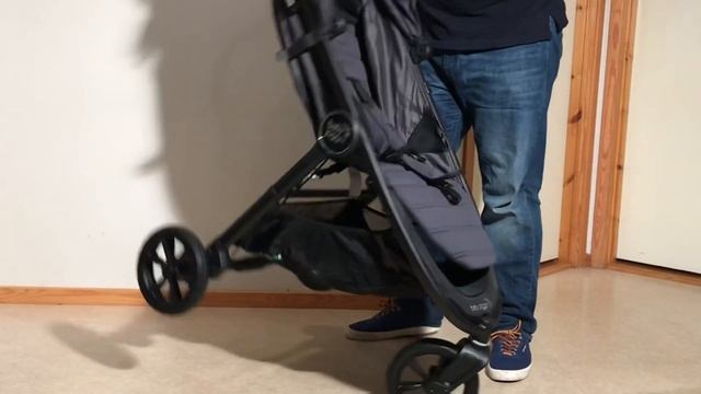 How to Fold / Unfold the Baby Jogger City Mini GT 2 смотреть онлайн