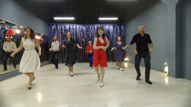 Новогодний номер продолжающей группы по boogie-woogie от Антона и Ксюши смотреть онлайн