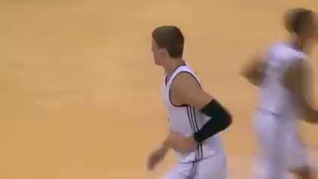 Damian Lillard to Meyers Leonard Alley Oop Dunk смотреть онлайн
