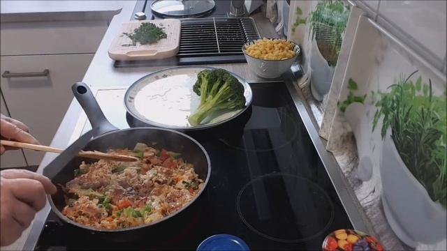 Вкусный обед!Броколи на лапше с мясом!Просто!Дешево!Быстро! смотреть онлайн