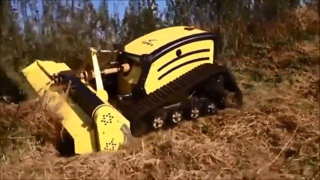 окашивание травы косилкой роботом Lynex TX 1200 смотреть онлайн