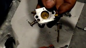 Как заглушить ускорительный насос карбюратора грамотно и навсегда(glue the accelerator pump) Часть