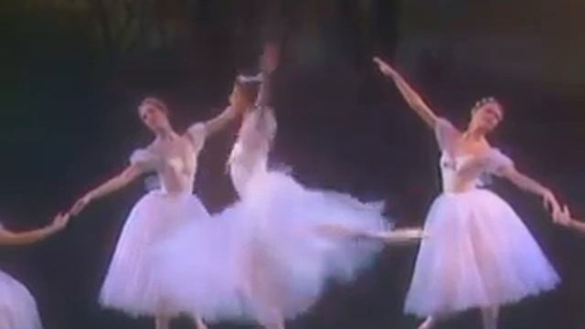 A dance from #Chopiniana #LesSylphides, with Chopin's beautiful and lively Mazurka - Kirov ballet. смотреть онлайн