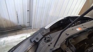 Mazda 3 I (ВК) Снимаем передний бампер.