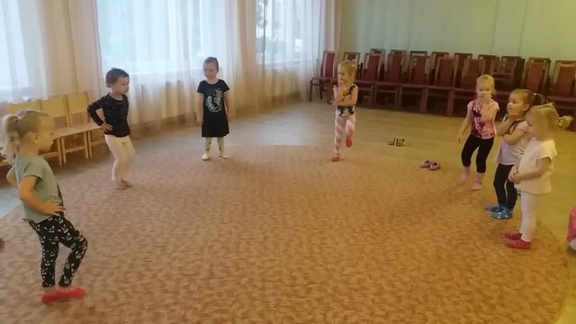 Танцы в детсадике. Художественная гимнастика. смотреть онлайн