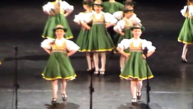 Танец "Горох". ЗАДОРИНКА (Rīga). смотреть онлайн